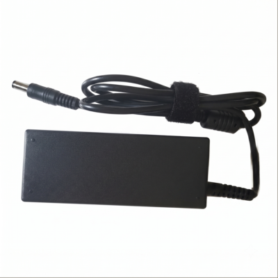 Chargeur PC portable Toshiba 19V 4.74A 5.5x2.5mm 90W Algérie